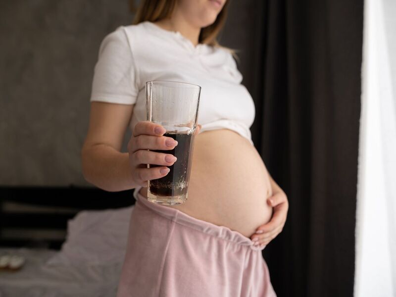 Mẹ bầu có nên dùng nước ngọt hay không? những lưu ý quan trọng