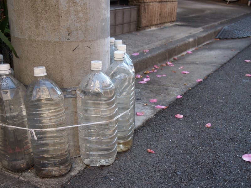 Cẩn trọng nước đóng chai giá rẻ, vì sao nên tránh?